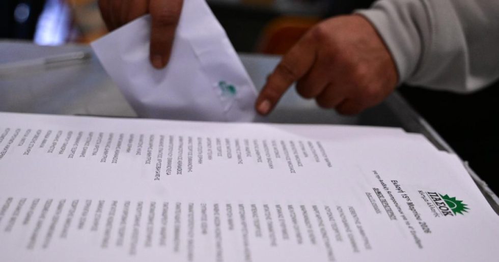Κάλπες στο ΠΑΣΟΚ για εκλογή συνέδρων εν μέσω εσωστρέφειας - Τα μηνύματα Ανδρουλάκη και Δούκα